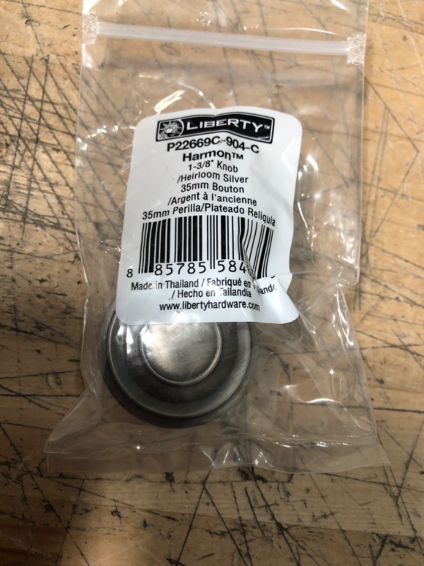 Photo 2 of 12 pack - Liberty
Harmon 1-3/8 in. (35 mm) Heirloom Silver Round Cabinet Knob