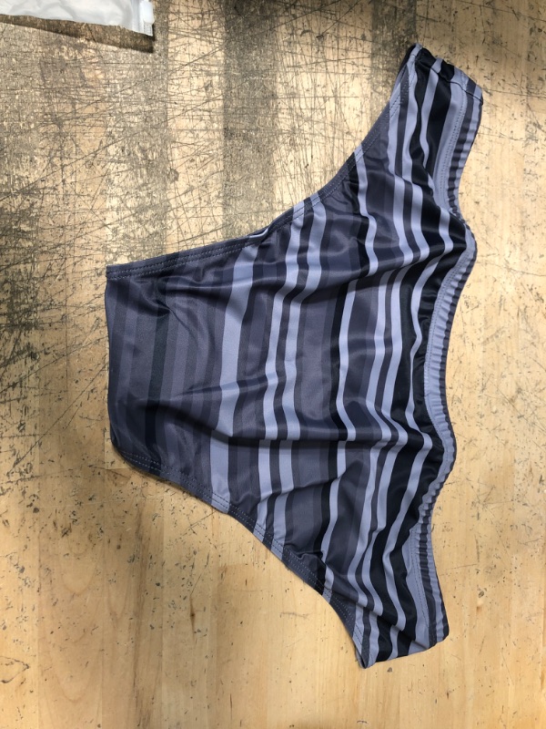 Photo 2 of MEN SEXY LOW RISE SWIM BRIEF SWIMSUIT STRIPED TRUNKS GREY AND WHITE
SIZE: XXL