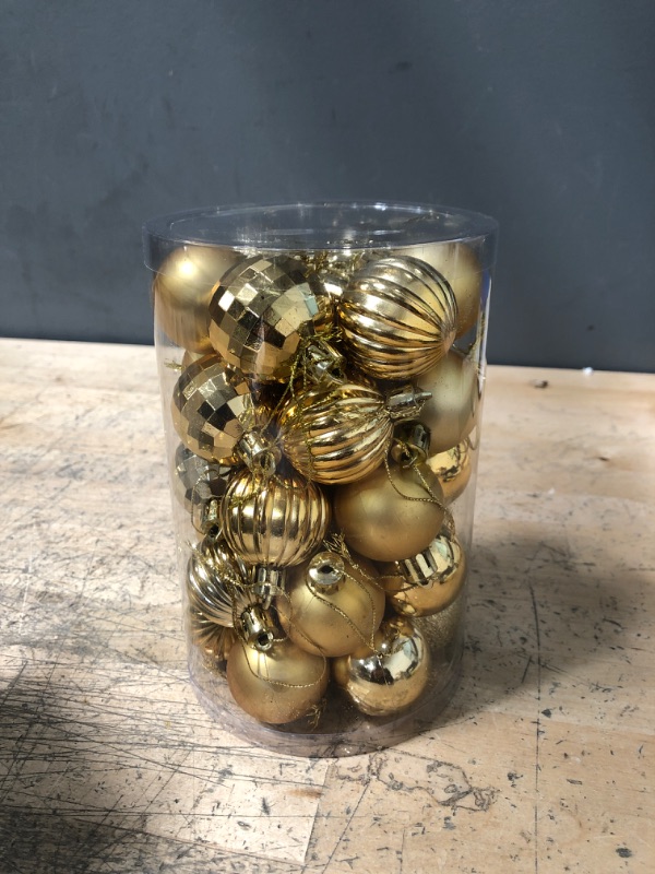 Photo 2 of ** ONLY THE GOLD CHRISTMAS BALL **
Christmas Balls Ornaments, Xmas Tree Decorations, Shatterproof Christmas Tree Balls, Xmas Tree Hanging Balls for Holiday Party, 34ct Assorted Baubles Colored Christmas Balls (Gold, 1.57"(4 cm), 34ct)
