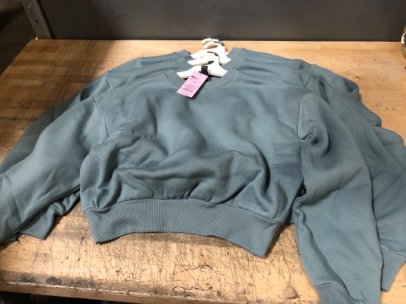 Photo 2 of ** SETS OF 3 **
Wild fable cropped sweatshirt NWT
SIZE: M
COLOR: SLATE BLUE / GY766