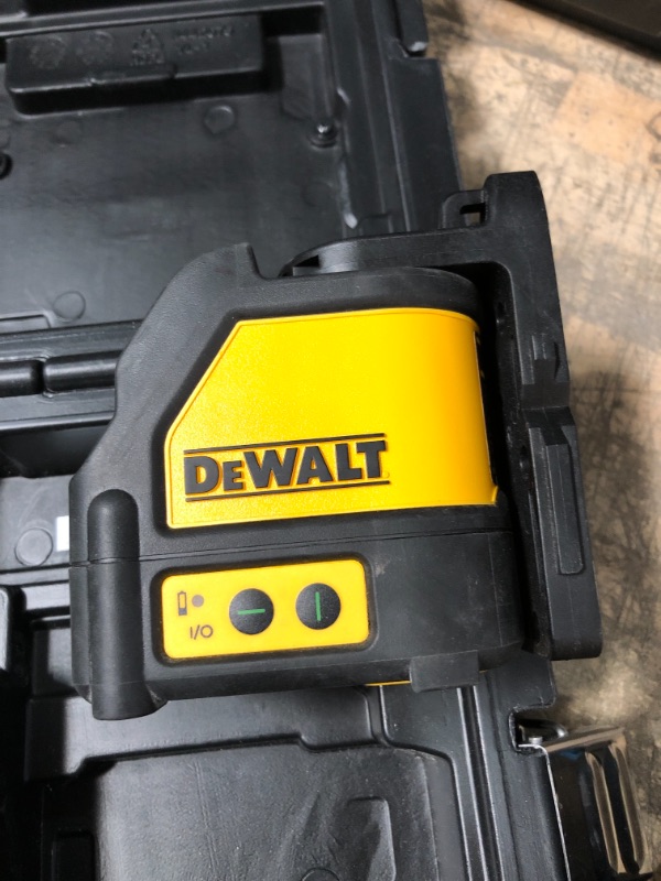 Photo 1 of 165 ft. Green Self-Leveling Cross Line Laser Level with (3) AAA Batteries & Case
