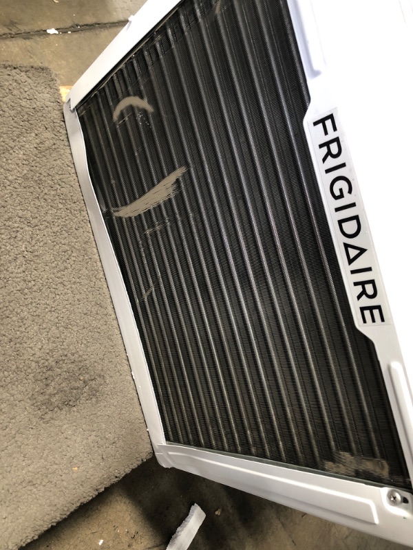 Photo 4 of Frigidaire Window-Mounted Room Air Conditioner, 10,000 BTU, in White**** nonfunctional does not power on Parts Only***