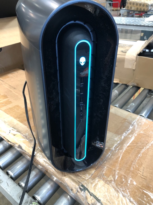 Photo 14 of Alienware Aurora R10 Gaming Desktop Computer - AMD Ryzen 7 5800 Octa-core [8 Core] 3.40 GHz - 16 GB RAM DDR4 SDRAM - 512 GB SSD - Tower