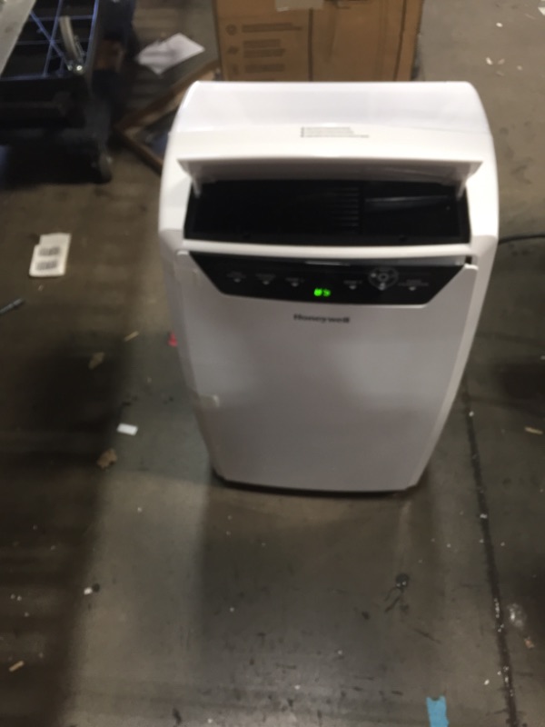 Photo 5 of Honeywell MN4CFSWW9 14,000BTU Portable Air Conditioner, Dehumidifier, Fan - White
