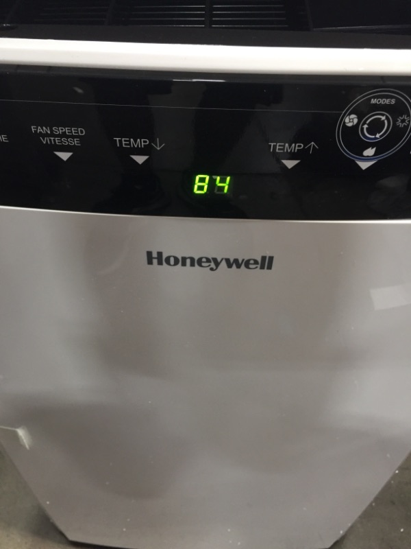 Photo 3 of Honeywell MN4CFSWW9 14,000BTU Portable Air Conditioner, Dehumidifier, Fan - White
