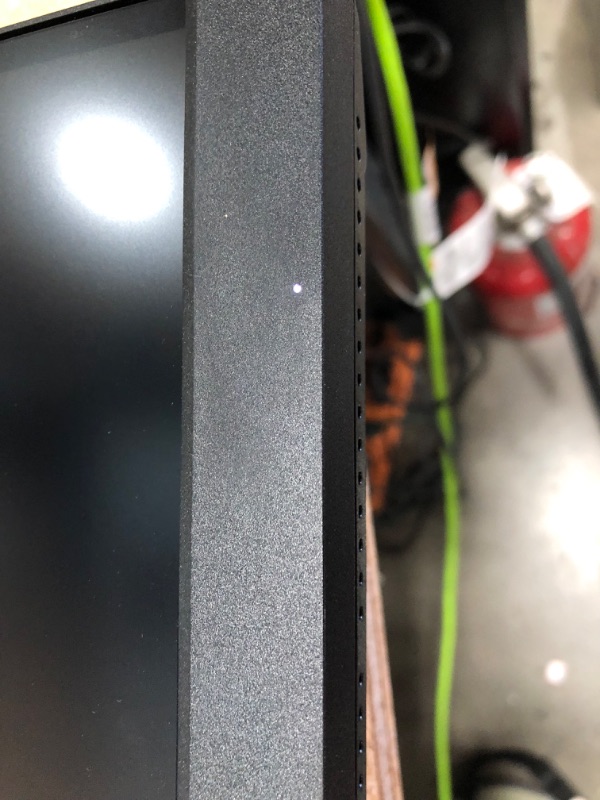 Photo 1 of GIGABYTE M28U 28" 144Hz Gaming Monitor, 3840 x 2160 SS IPS Display, 2ms (MPRT) Response Time, 9?4% DCI-P3, VESA Display HDR400, FreeSync Premium Pro, 1x Display Port 1.4, 2x HDMI 2.1

-powers on 