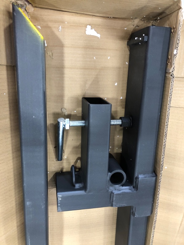 Photo 1 of **MINOR SCRATCHES FROM SHIPPING** YITAMOTOR 60" 4000LBS Clamp on Pallet Forks Heavy Duty Forks for Tractor Loader Bucket

