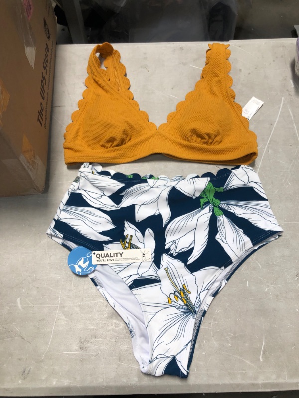 Photo 1 of CUPSHE Women's Yellow Floral High Waisted V Neck Scalloped Bikini Set
SIZE large 