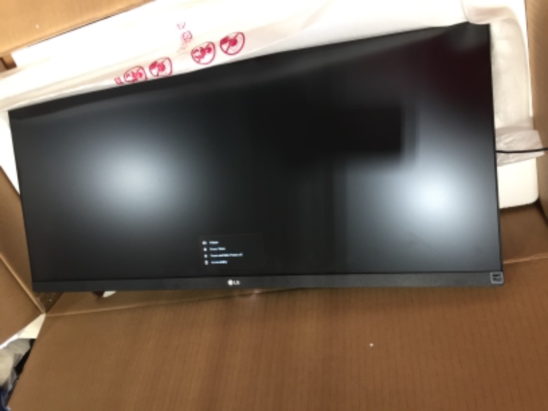 Photo 2 of LG 29WP60G-B UltraWide Monitor 29" 21:9 FHD (2560 x 1080) IPS Display, sRGB 99% Color Gamut, HDR 10, USB Type-C Connectivity, 3-Side Virtually Borderless Display - Black
