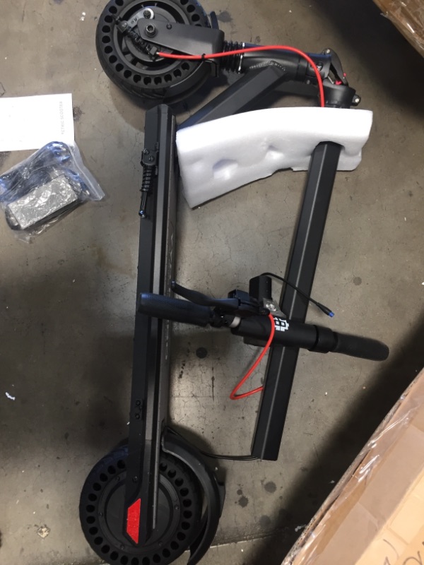 Photo 4 of YYD ROBO Electric Kick Scooter for Adults - 350W Brushless Motor Max Speed 18.64mph,Max Load 264lbs One-Step Fold for Commute and Travel
