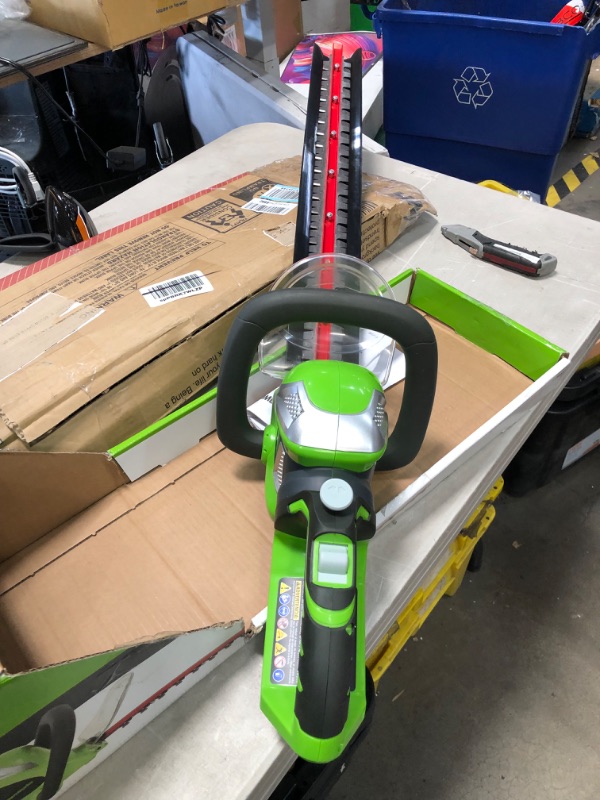 Photo 2 of ***PARTS ONLY***  Greenworks 40V 24" Cordless Hedge Trimmer, Tool Only