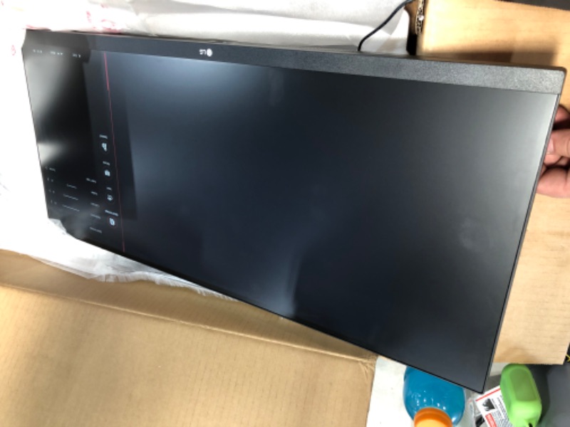 Photo 2 of LG 29WP60G-B UltraWide Monitor 29" 21:9 FHD (2560 x 1080) IPS Display, sRGB 99% Color Gamut, HDR 10, USB Type-C Connectivity, 3-Side Virtually Borderless Display - Black