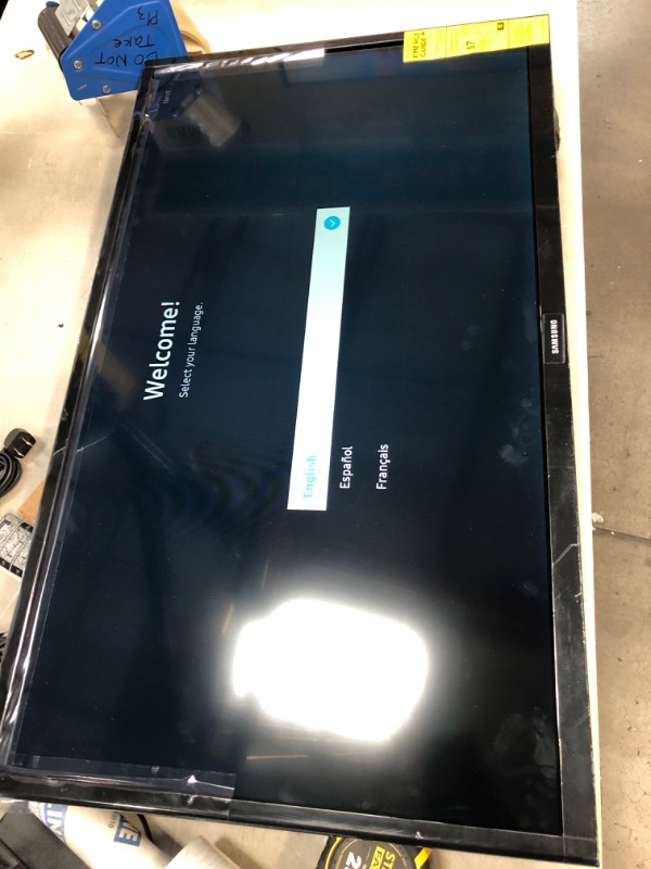 Photo 2 of SAMSUNG 32-inch Class LED Smart FHD TV 1080P (UN32N5300AFXZA, 2018 Model)