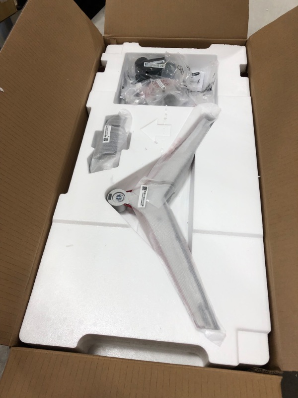Photo 1 of LG 29WP60G-B UltraWide Monitor 29" 21:9 FHD (2560 x 1080) IPS Display, sRGB 99% Color Gamut, HDR 10, USB Type-C Connectivity, 3-Side Virtually Borderless Display - Black