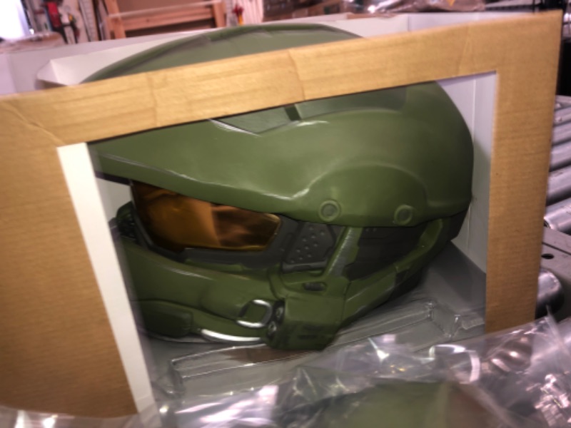 Photo 8 of Halo2Cloud Master Chief Ultra Prestige Men's Halloween Fancy-Dress Costume for Adult, XL
