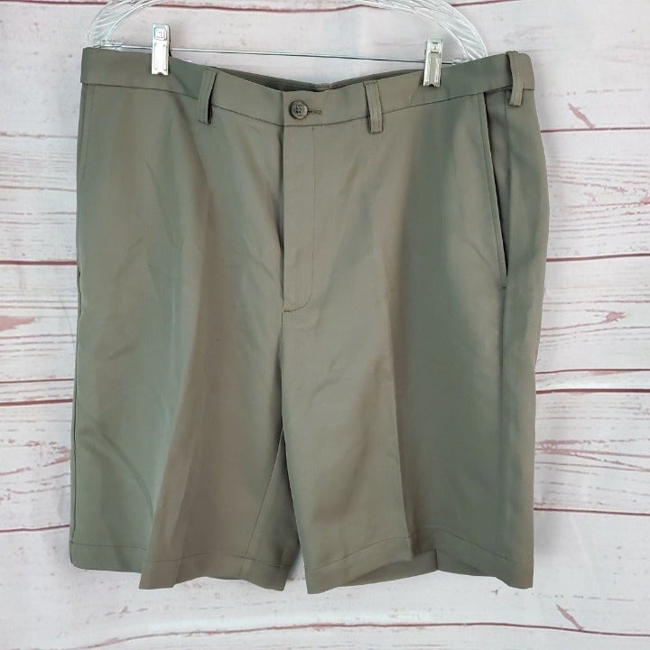 Photo 1 of NWT Haggar Cool 18 Size 38 Shorts UPF 50+ Expandable Waistband