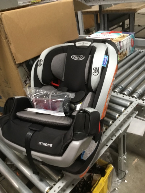 Photo 2 of Graco Extend2Fit 3 in 1 Car Seat, Ride Rear Facing Longer, Garner, 21.56 pounds
