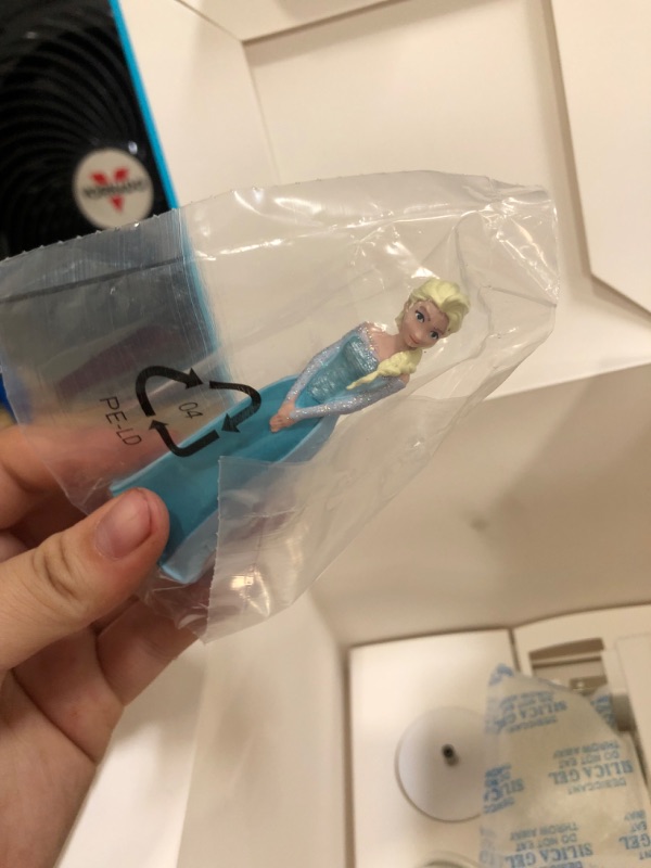 Photo 5 of Disney Toniebox Starter Set Light Blue with Tonies Elsa, Moana, Cinderella, and Little Mermaid Figurines Bundle

