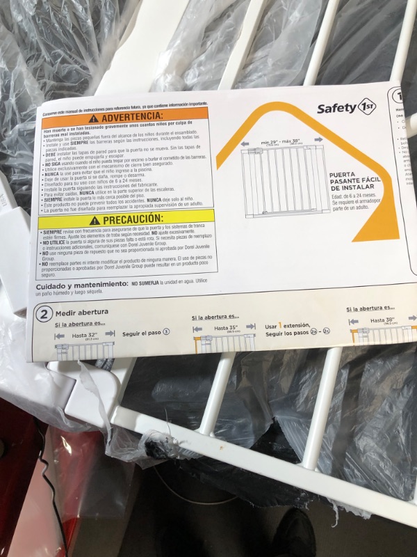 Photo 4 of *USED/SEE NOTES*Safety 1st Easy Install 28" High Walk Thru Gate, Fits Between 29" and 38" 38x28 Inch (Pack of 1) Original Size White