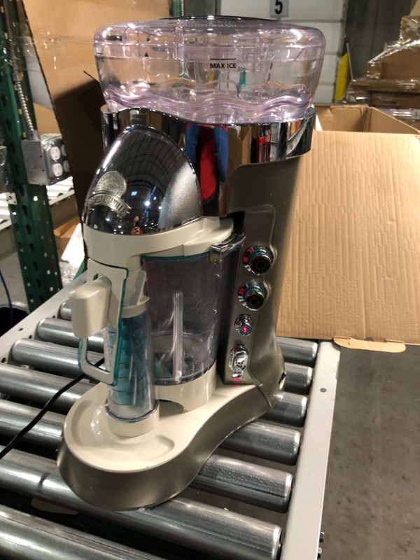 Photo 2 of *USED*Margaritaville Bali Frozen Margaritas Machine with Self-Dispensing Lever  60 oz. Jar One Size 12.7"D x 18.7"W x 22"H
