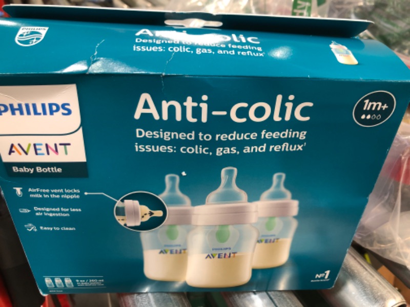 Photo 2 of Avent Anti-colic Bottle With AirFree Vent 9oz Clear