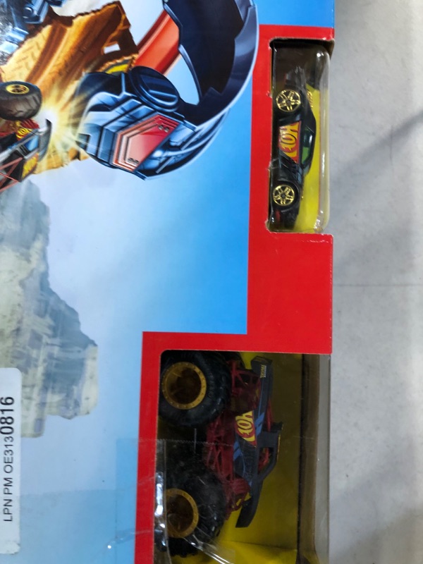 Photo 1 of *USED* Hot Wheels Monster Trucks Scorpion Raceway Boosted Set & Monster Trucks, Set of 12 1:64 Scale Die-Cast Toy for Kids and Collectors, Styles May Vary [Amazon Exclusive]