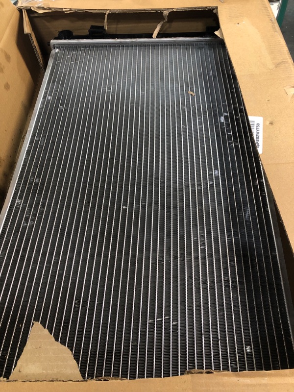 Photo 2 of DWVO Radiator Compatible with 2007-2018 Altima 2.5L L4 2007-2020 Altima Maxima 3.5L V6 DWRD1038