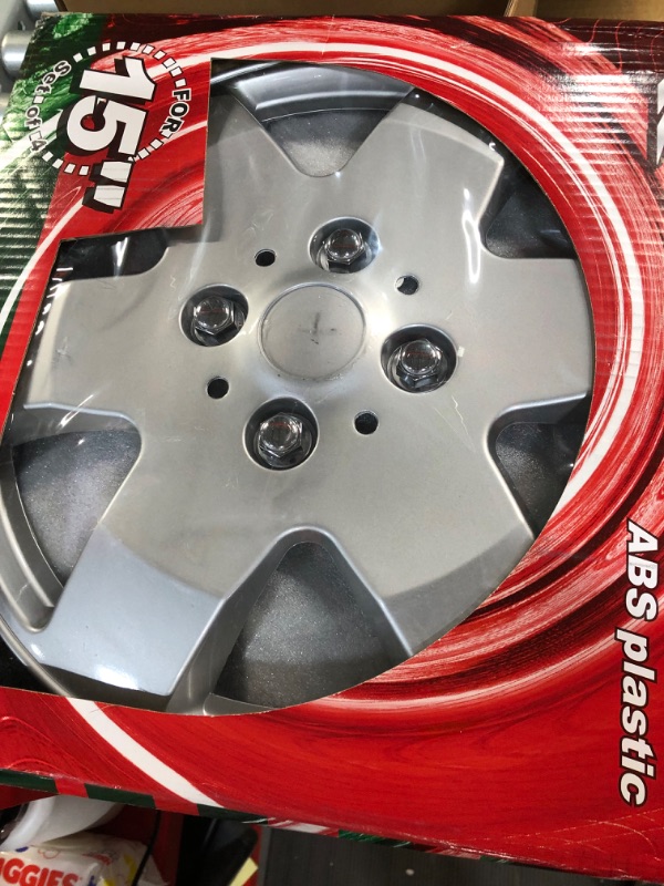 Photo 2 of 
Custom Accessories 96411 GT-5 Silver 15" Wheel Cover,