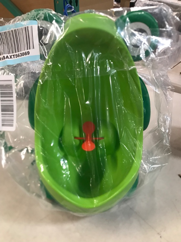 Photo 2 of Frog Pee Training,Cute Potty Training Urinal for Boys with Funny Aiming Target,Green Urinals for Toddler Boy 11.4x8.74x5.9 Inch (Pack of 1)