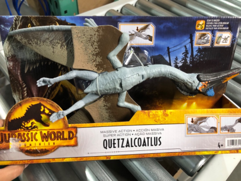 Photo 2 of *BRAND NEW* Jurassic World Dominion Massive Action Quetzalcoatlus Dinosaur Action Figure with Attack Movement, Toy Gift with Physical and Digital Play