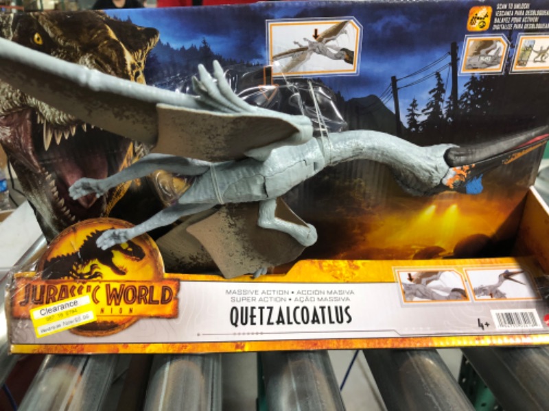 Photo 2 of *NEW* Jurassic World Dominion Massive Action Quetzalcoatlus Dinosaur Action Figure with Attack Movement