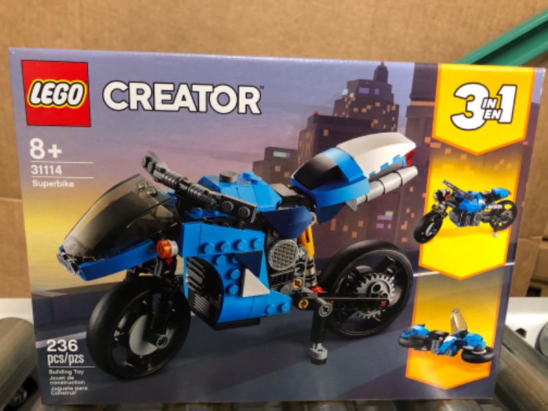 Photo 3 of *BRAND NEW* LEGO Creator 3in1 Superbike 31114