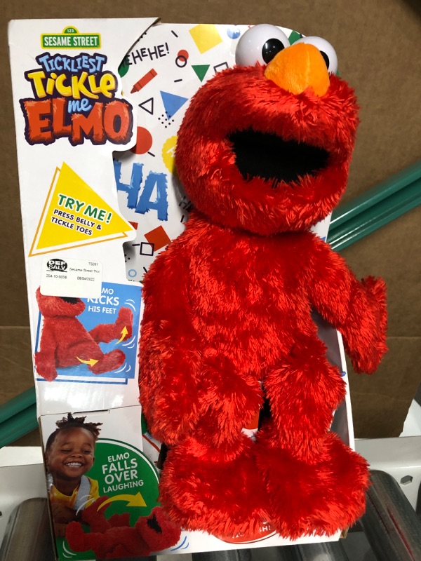 Photo 2 of *NEW* FUNCTIONAL Sesame Street Tickliest Tickle Me Elmo