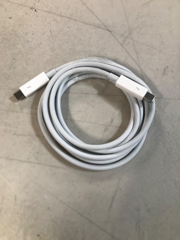 Photo 2 of Apple Thunderbolt Cable (2.0 m) 2.0m