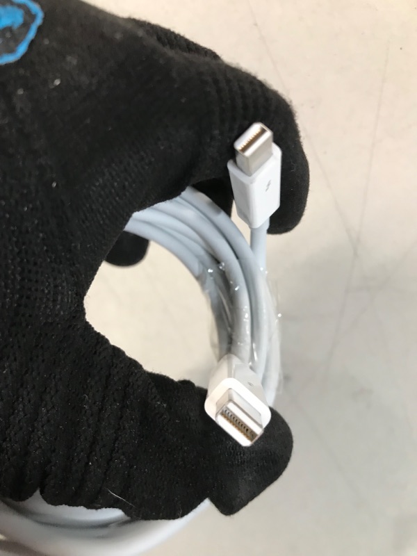 Photo 3 of Apple Thunderbolt Cable (2.0 m) 2.0m