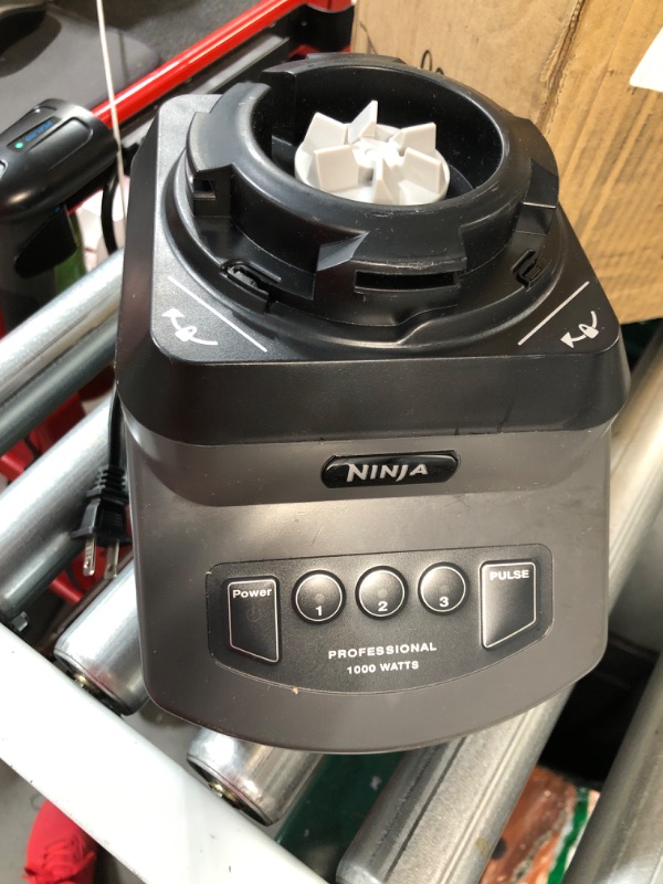 Photo 4 of *USED/SEE NOTES* Ninja NJ601AMZ Professional Blender with 1000-Watt Motor Black