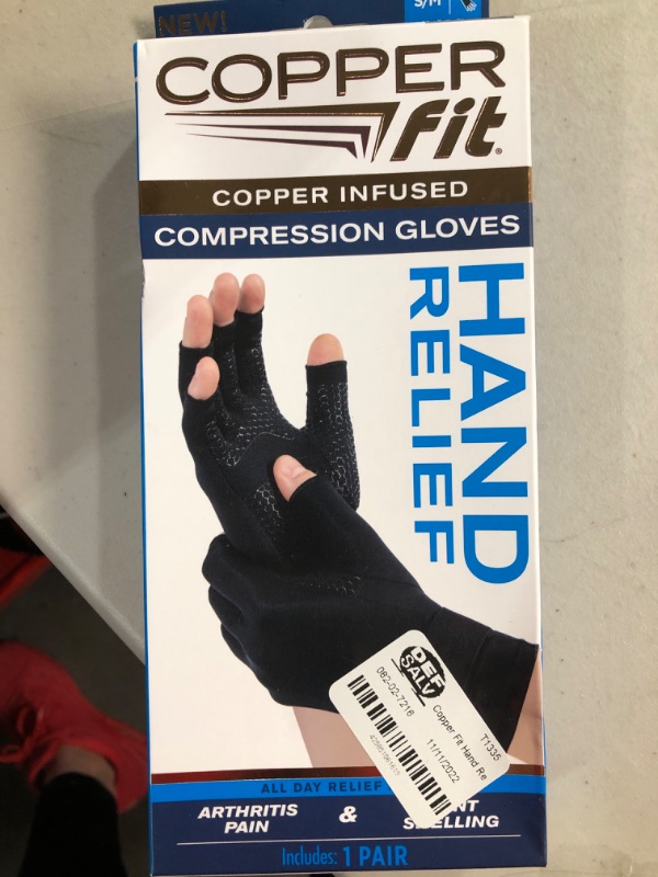 Photo 3 of *NEW* Copper Fit Hand Relief Gloves - S/M