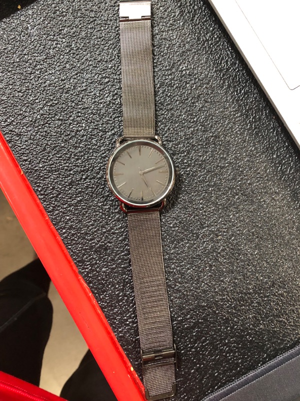 Photo 2 of *USED/SEE NOTES* Mens Mesh Strap Watch 