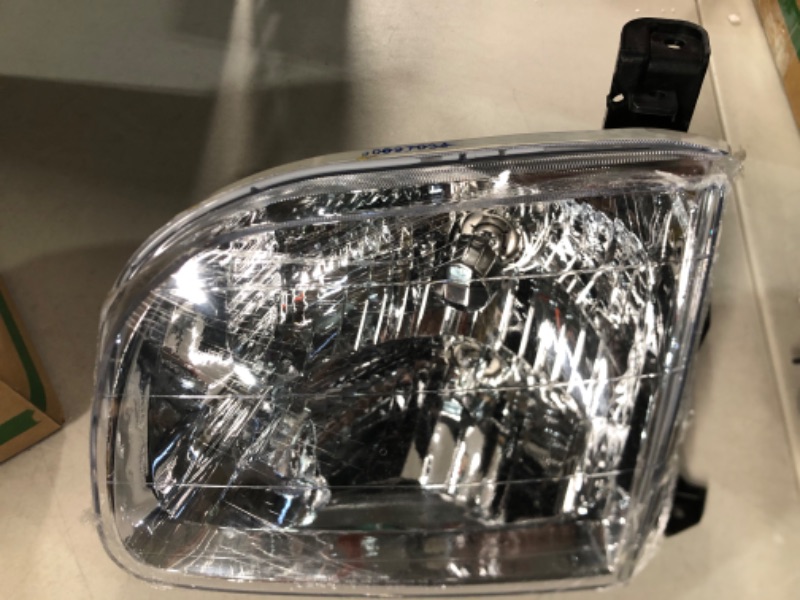 Photo 5 of For Toyota Sequoia 2001-2004/Tundra 2003-2004 Headlight Assembly Pair Driver and Passenger Side For TO2502144 | 81150-0C020 Tundra Double Cab