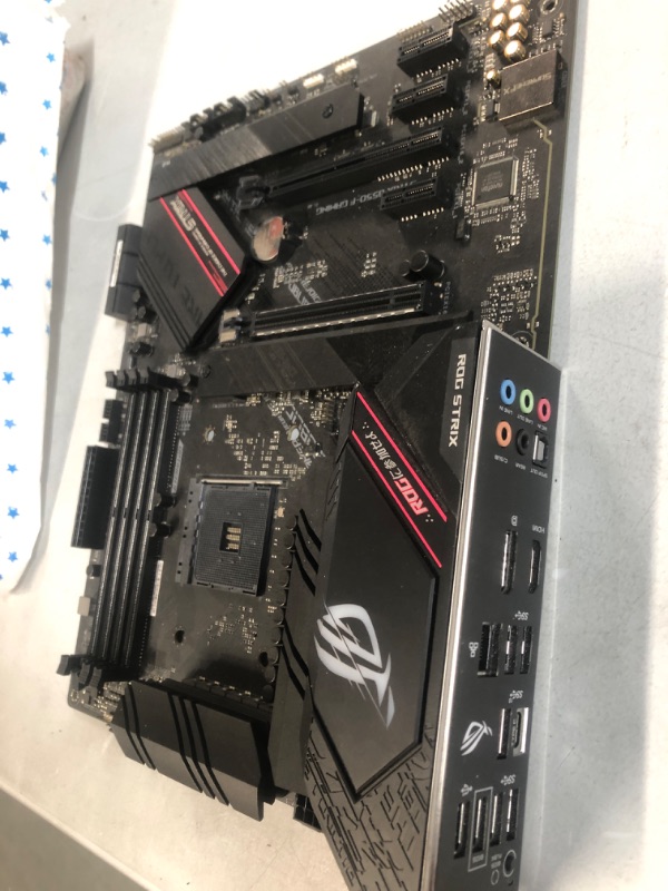 Photo 2 of (See pictures)ASUS ROG Strix B550-F Gaming AMD AM4 Zen 3 Ryzen 5000 & 3rd Gen Ryzen ATX Gaming Motherboard(motherboard only)