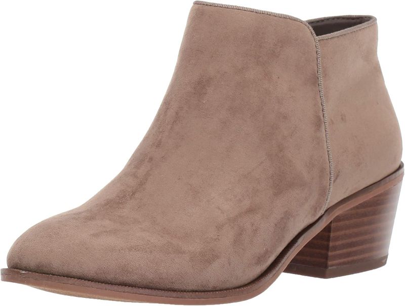 Photo 1 of Amazon Essentials Women's Ankle Boot 7.5 Taupe