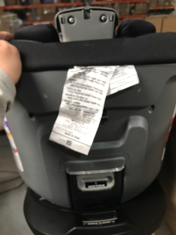 Photo 2 of *USED-SEE NOTES** Pria All in One Convertible Car Seat ?25.5 x 24 x 19.5 inches
