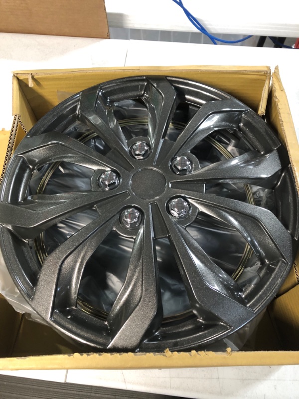 Photo 2 of Pilot Automotive Universal Hubcaps