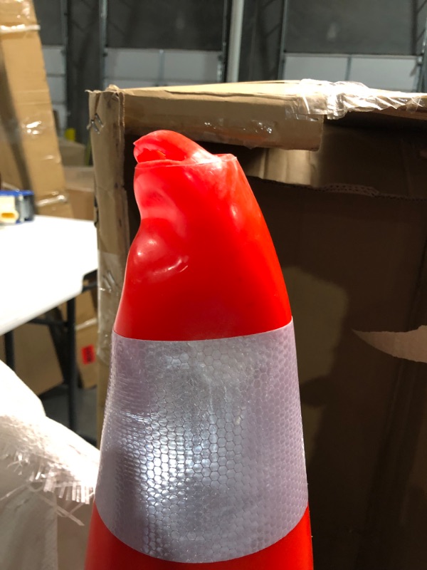 Photo 3 of *USED BUT LOOK LIKE NEW* BATTIFE 12Pack Traffic Safety Cones 28'' inches with Reflective Collars