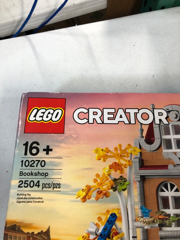 Photo 4 of *NEW* LEGO | Creator Expert Bookshop | 10270