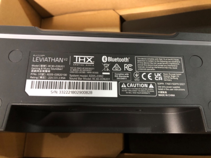 Photo 4 of Razer Leviathan V2: Multi-Driver PC Gaming Soundbar with Subwoofer - 


