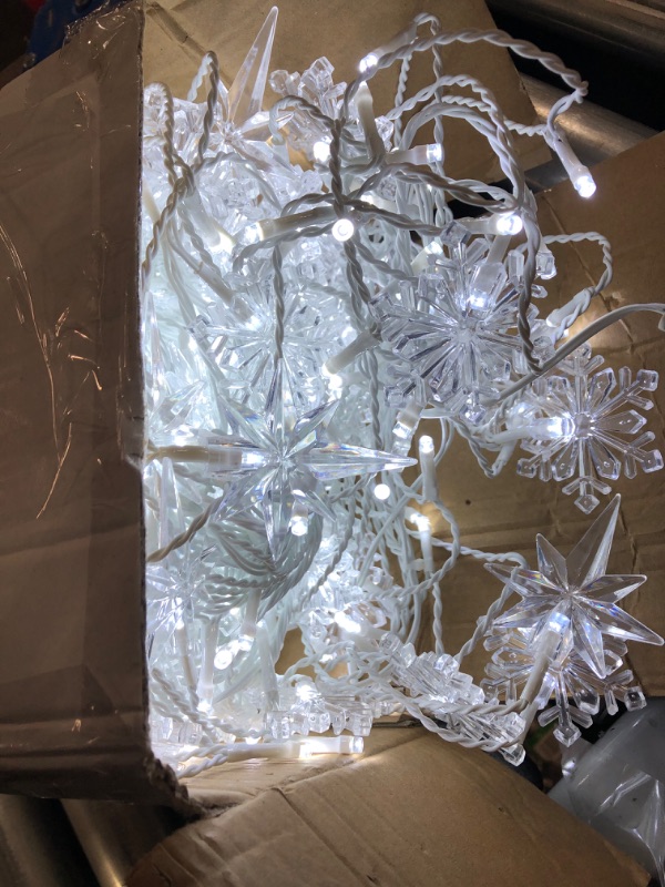 Photo 3 of **USED/SEE NOTES** Fanshunlite Icicle Lights with Snowflake and Star, 400LED 33FT,