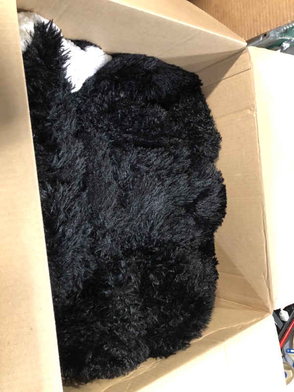 Photo 2 of **USED/SEE NOTES** UOZZI BEDDING Fur Bed in a Bag 