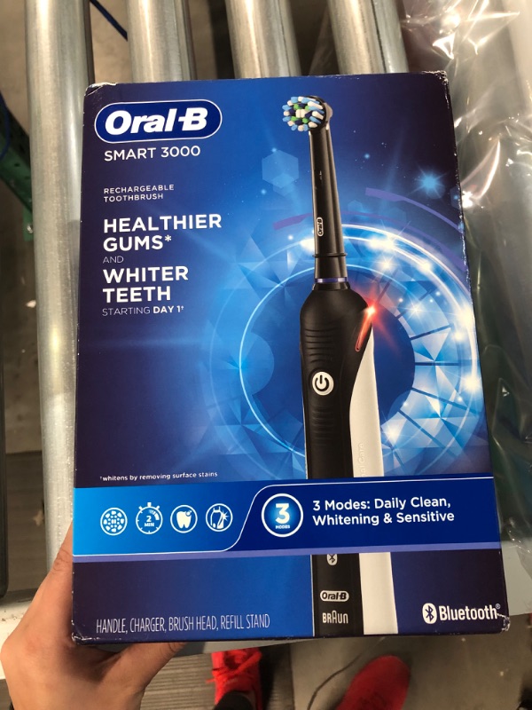 Photo 2 of *NEW* Oral-B Pro 3000 Smartseries Electric Toothbrush 