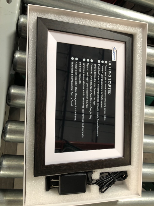 Photo 2 of Digital Picture Frame FRAMEO 10.1 Inch 1280x800 IPS LCD Touch Screen Wood Effect